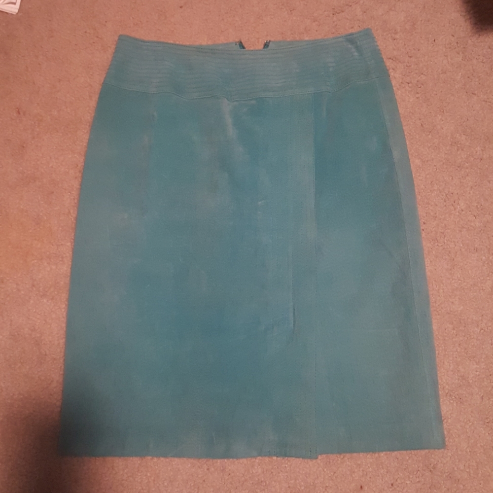 Newport News feaux suade skirt